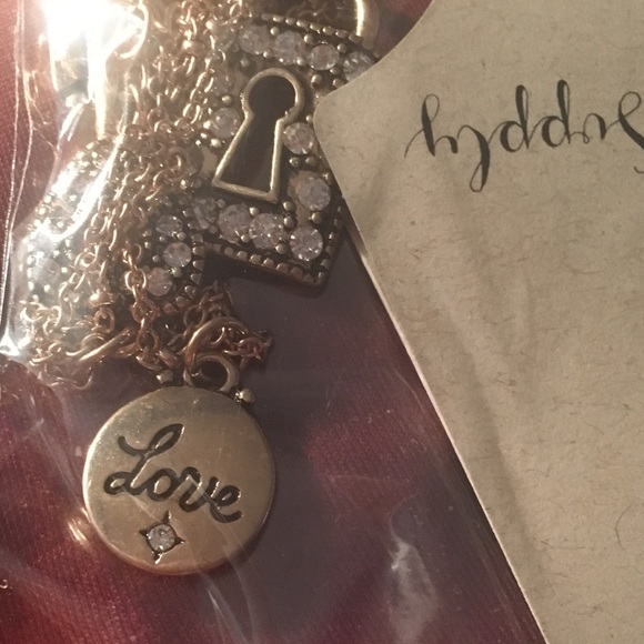 3/$25 Antique Gold Tone Key & Lock Charm Necklace - Picture 3 of 4